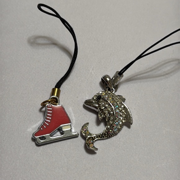 Red Ice Skate ⛸️ COACH & Rhinestone Dolphin 🐬 Charms for Phone Or Camera - Picture 5 of 5